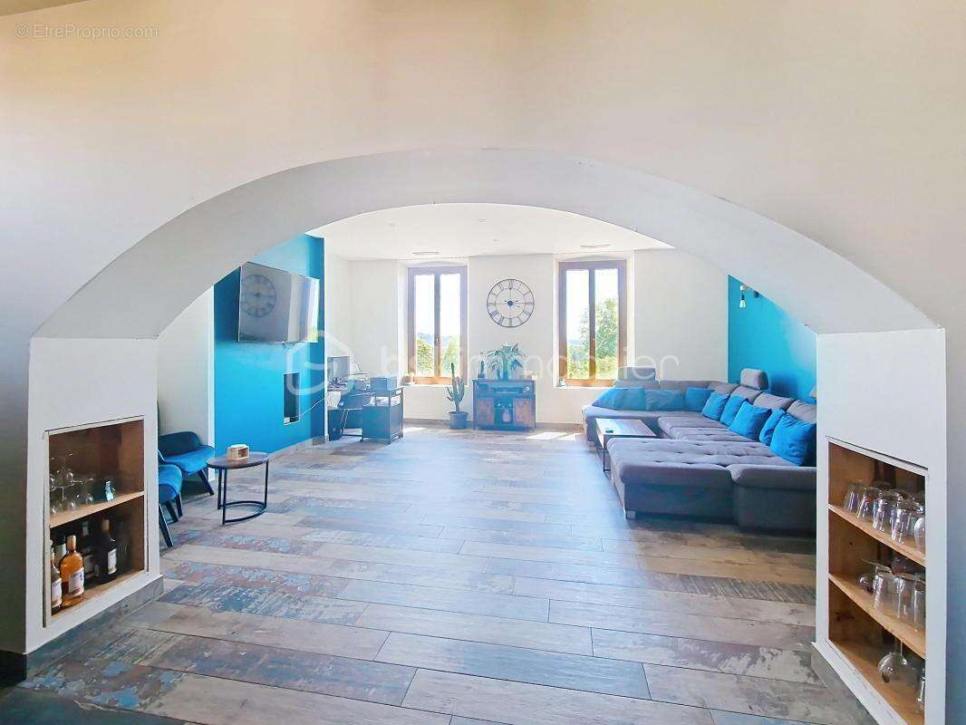 Appartement à LA FARE-LES-OLIVIERS