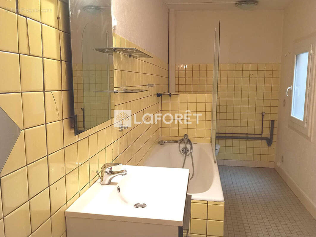 Appartement à SALINS-LES-BAINS