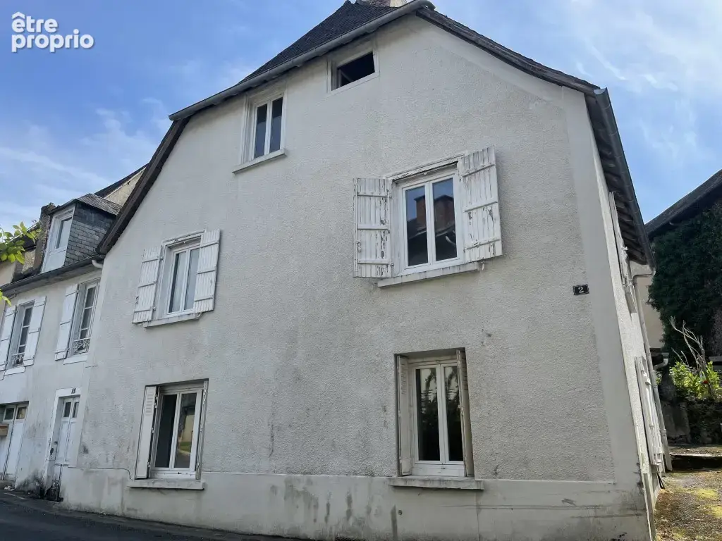 Dans le village d'Arnac-Pompadour - photo 4