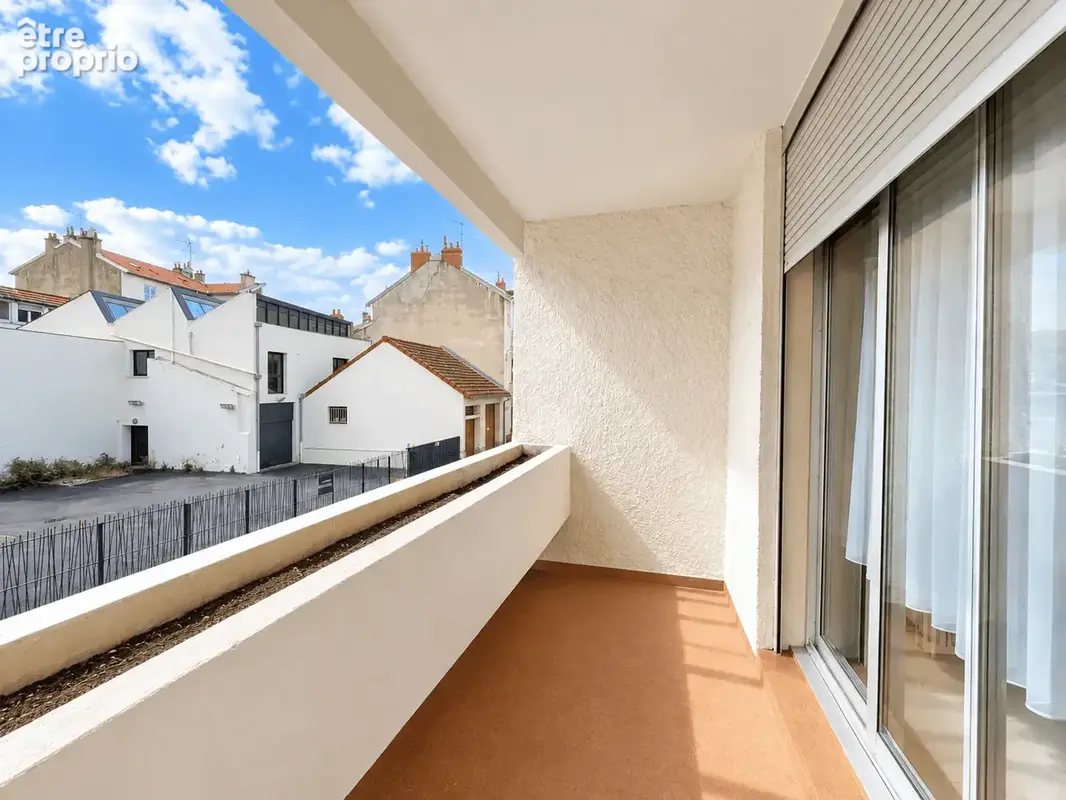 Idéal investisseur -  T2 avec balcons et stationnement - Proche centre-ville - photo 3