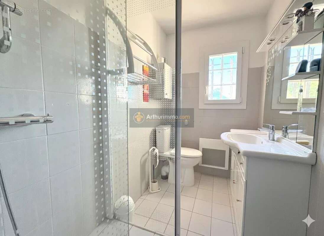 Maison à ROQUEBRUNE-SUR-ARGENS