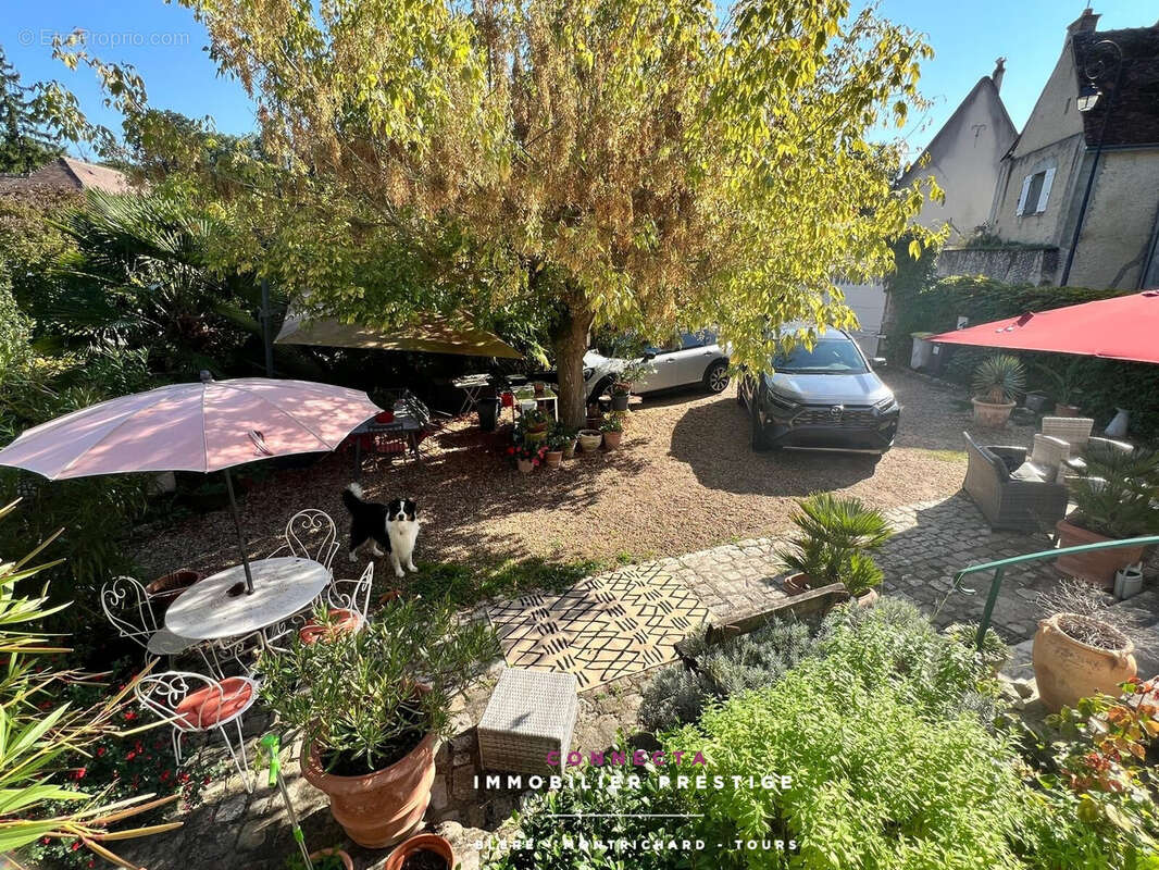 Maison à AZAY-SUR-CHER