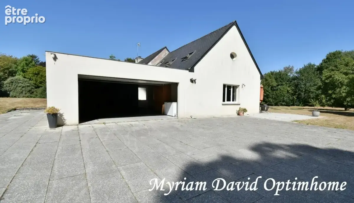 Propriété de 173 m² avec appartement indépendant et 9 000 m² de terrain à 7 mn Rostrenen - photo 16