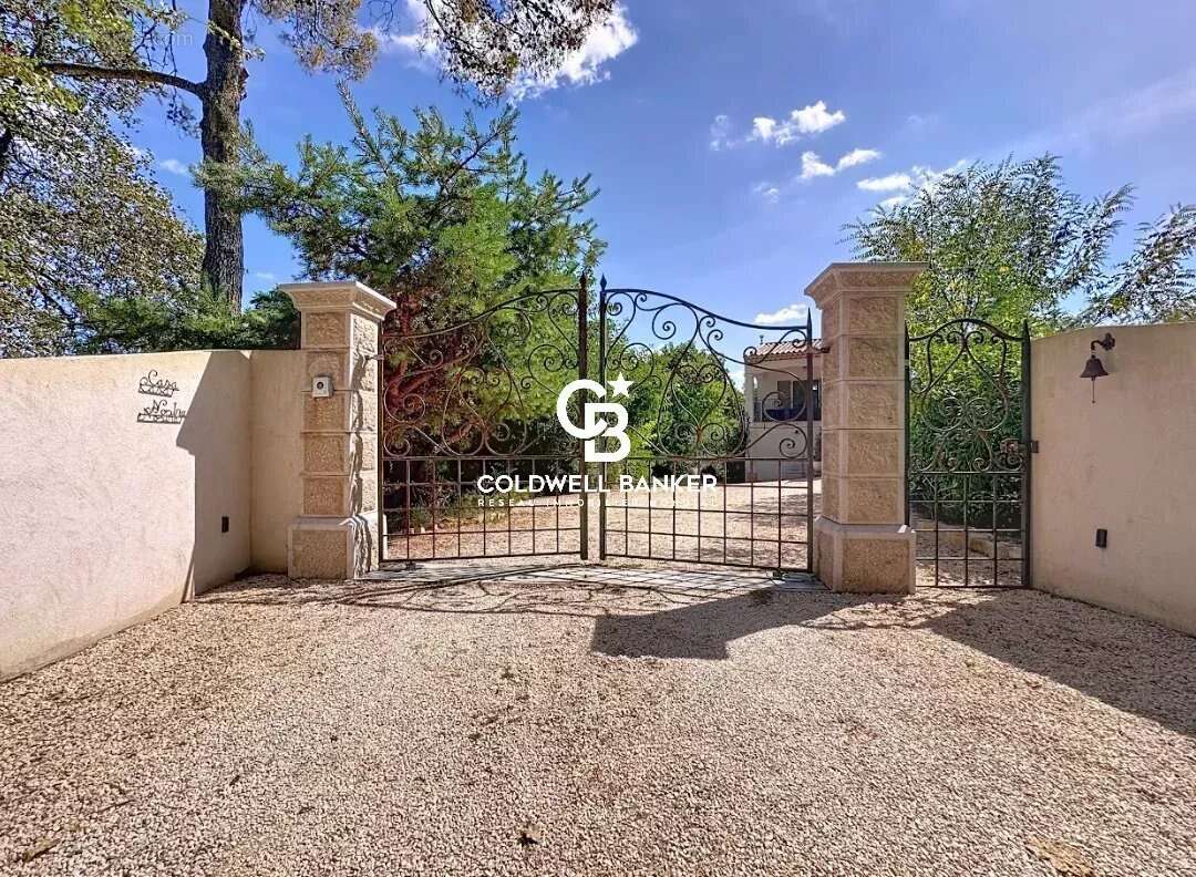 Maison à TOURRETTES