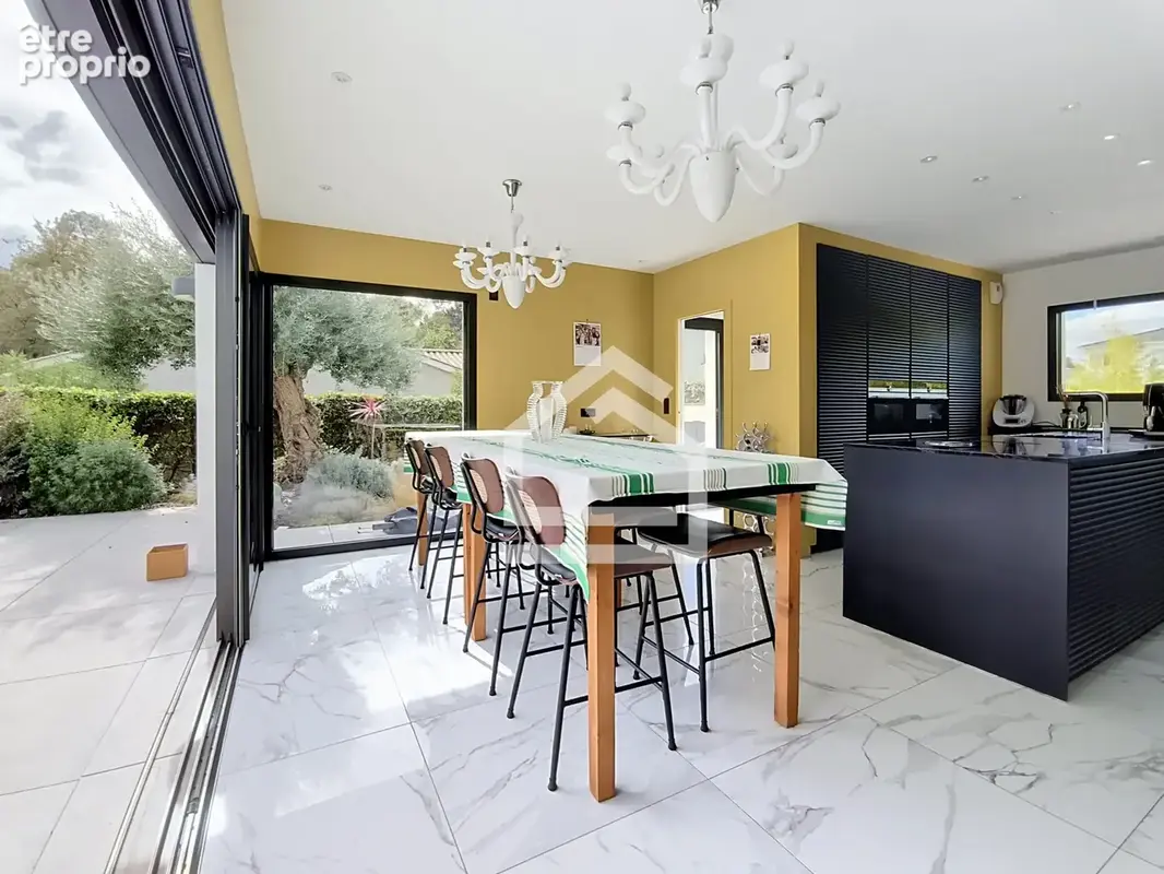 Le Haillan /  Propriété contemporaine de 260m2 aux volumes exceptionnels, piscine et intimité absolue - photo 5