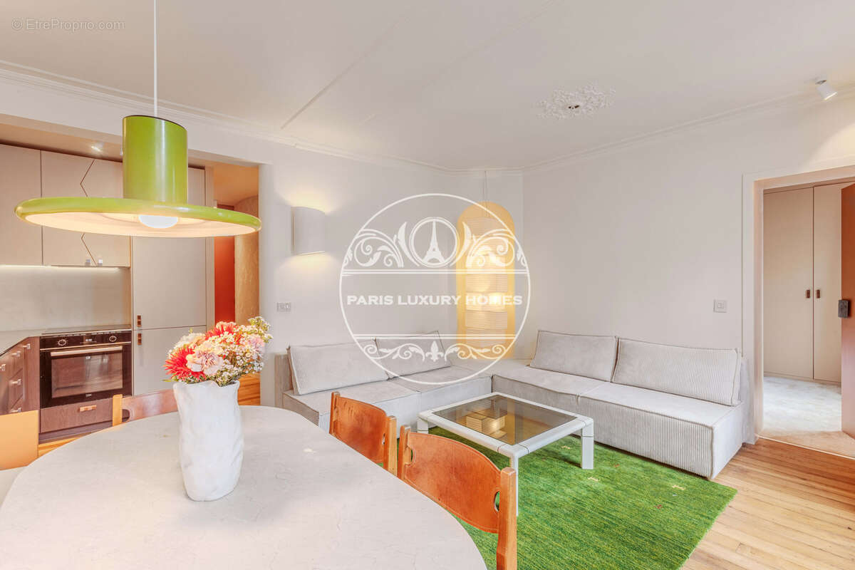 Appartement à PARIS-3E