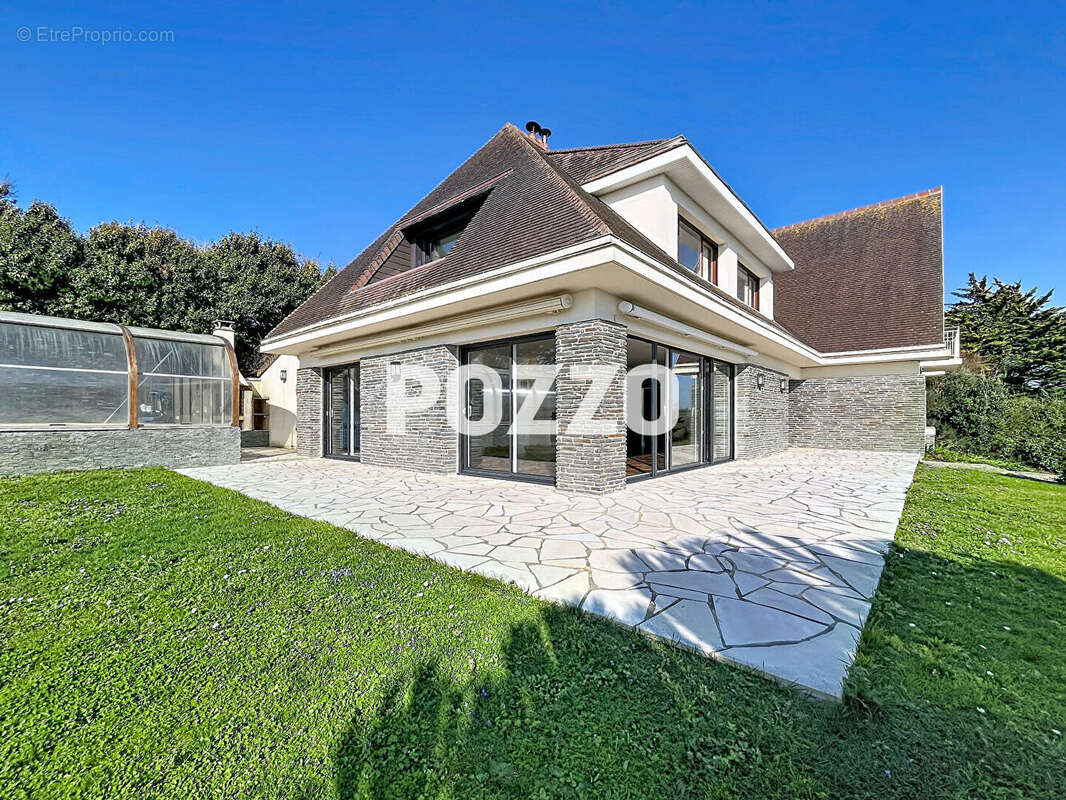 Maison Granville 9 pièce(s) 260 m2 - VUE MER - PISCINE - 7 CHAMBRES - MANDAT CLE - photo 15
