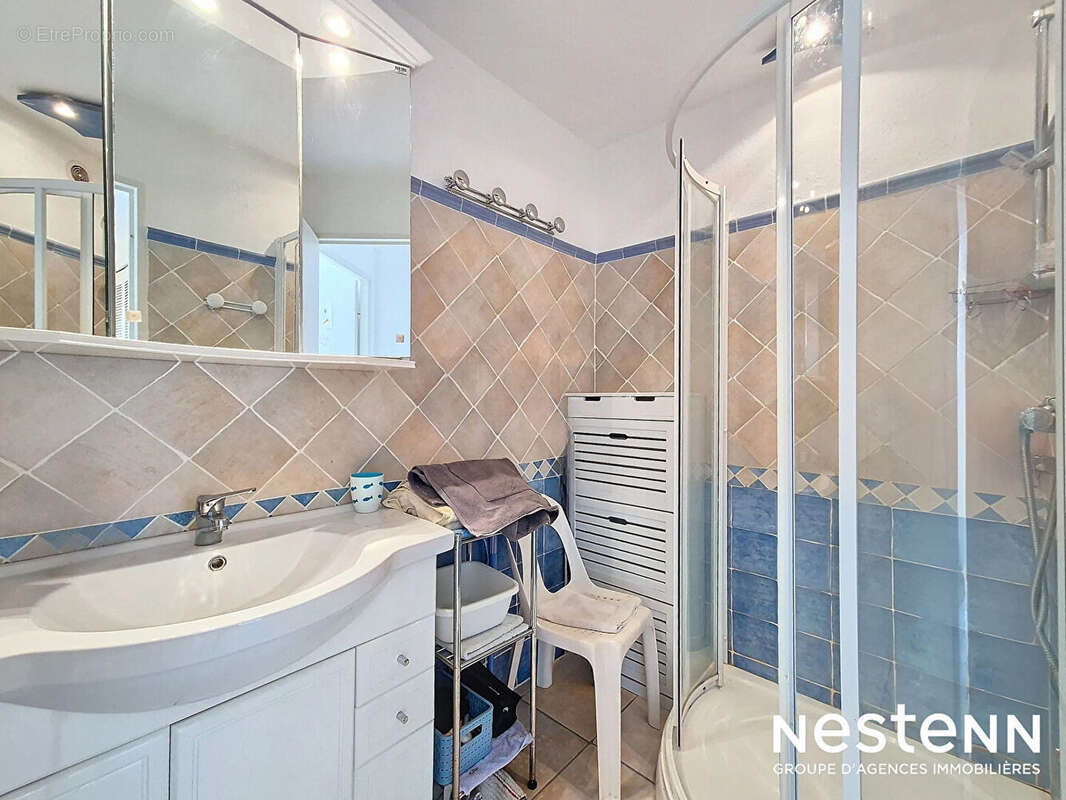 Appartement vue mer Cavalaire-sur-Mer 3 pièce(s) 67 m2 (50,54 + 16,9 m² loi carrez ) avec terrasse, garage et place de stationne - photo 14
