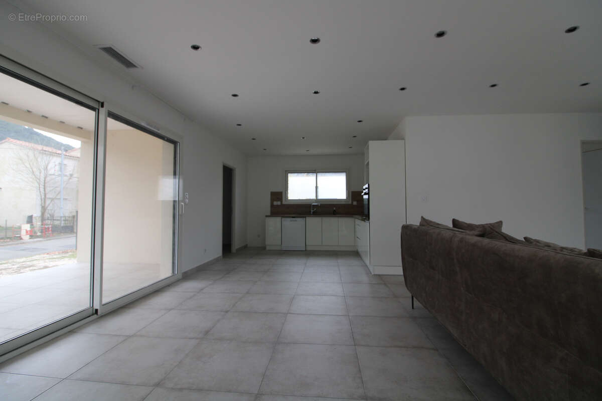 Maison à LES SALLES-DU-GARDON