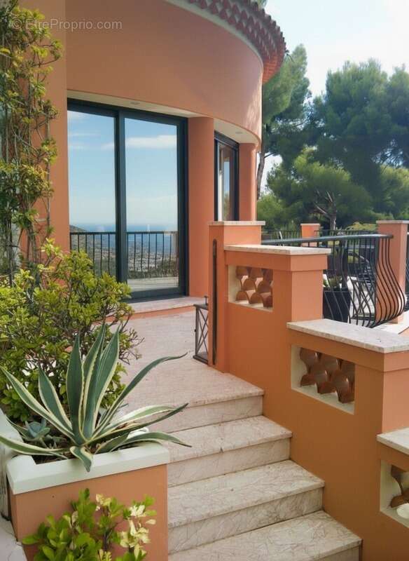 Maison à ROQUEBRUNE-CAP-MARTIN