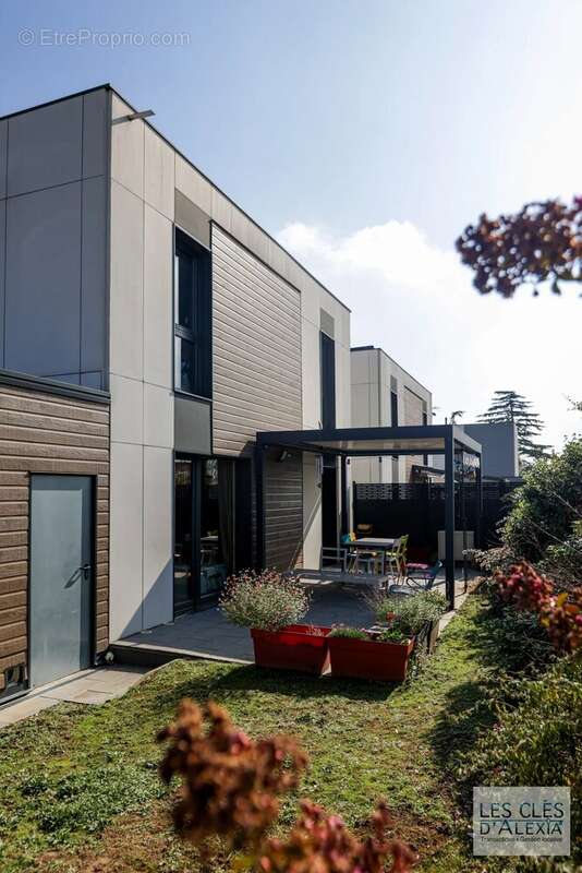 Maison à SAINT-ANDEOL-LE-CHATEAU