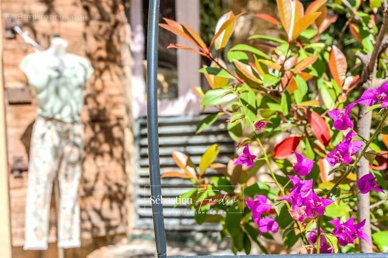 Commerce à LE CASTELLET