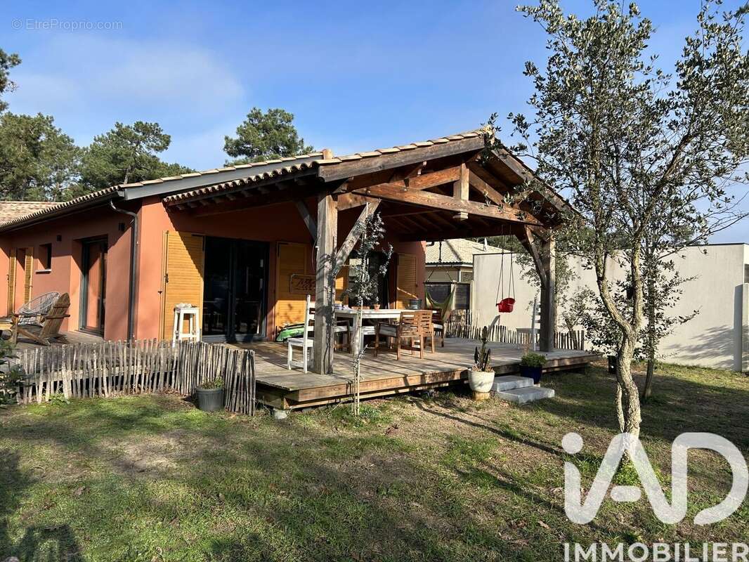 Photo 2 - Maison à VENDAYS-MONTALIVET