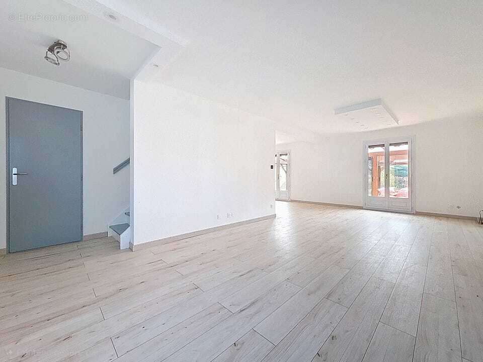 Maison à LA VERPILLIERE