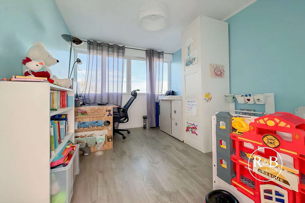 Appartement à LES CLAYES-SOUS-BOIS