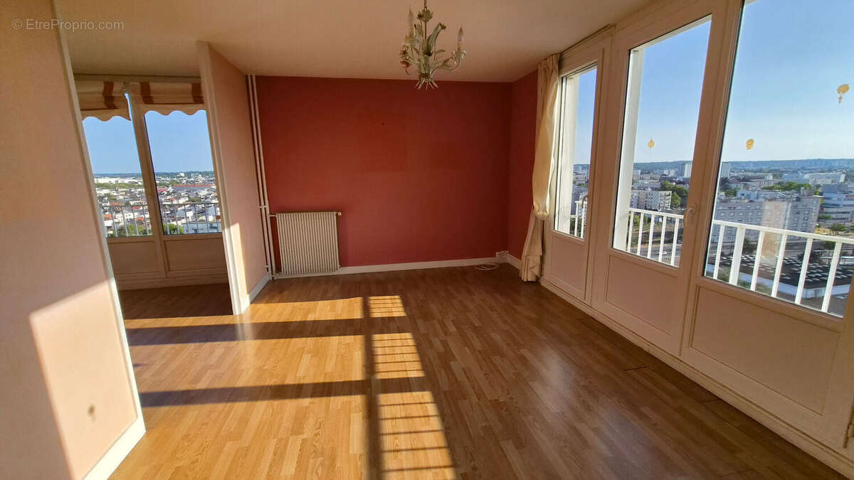 Appartement T3/T4 - 73m² - TOURS - photo 4