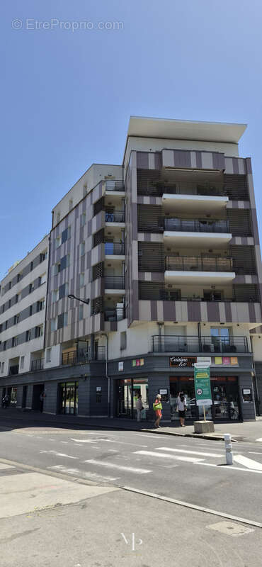 Jolie T3 de 66 m2 dans une résidence sécurisée avec garage - photo 6