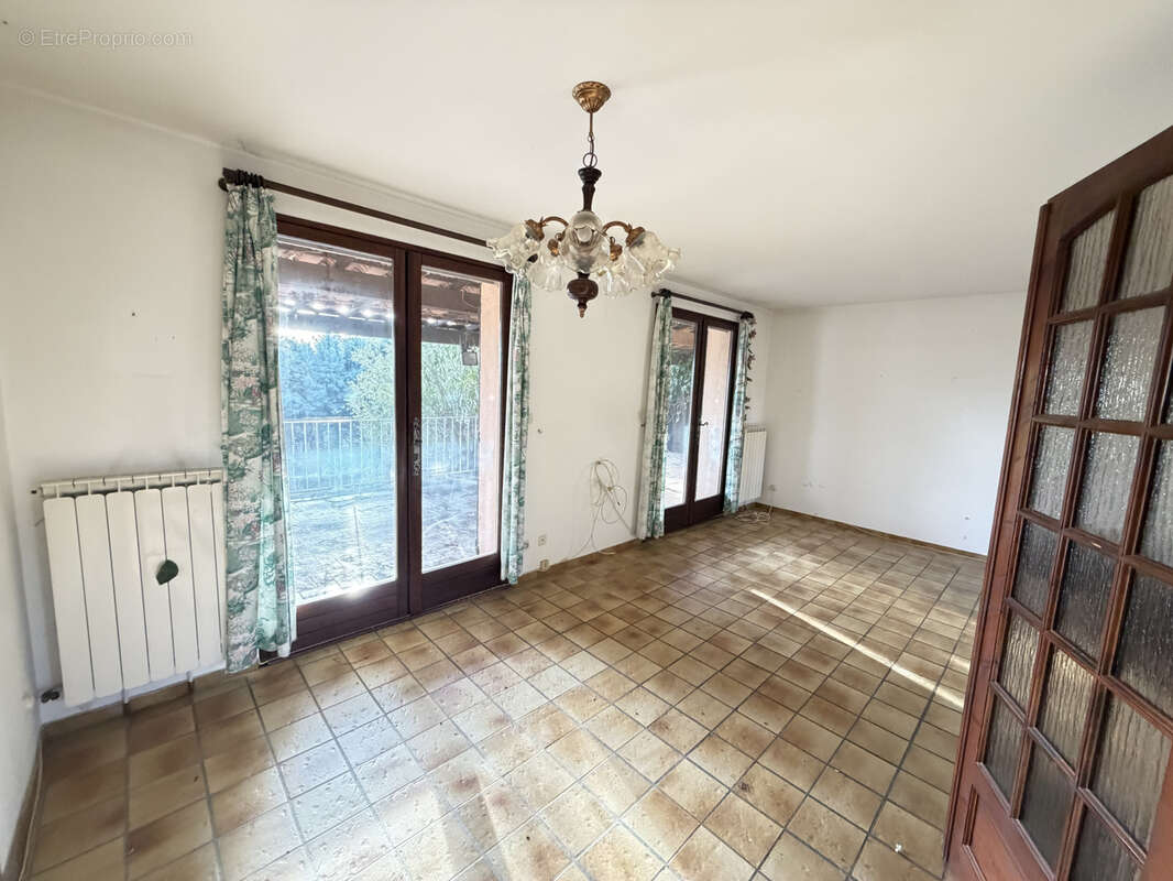 Maison à REGUSSE