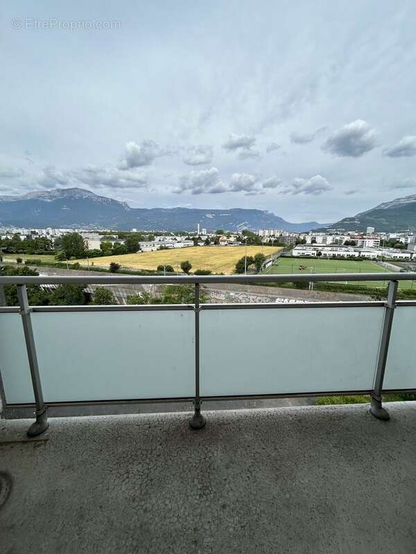 Appartement à SAINT-MARTIN-D'HERES