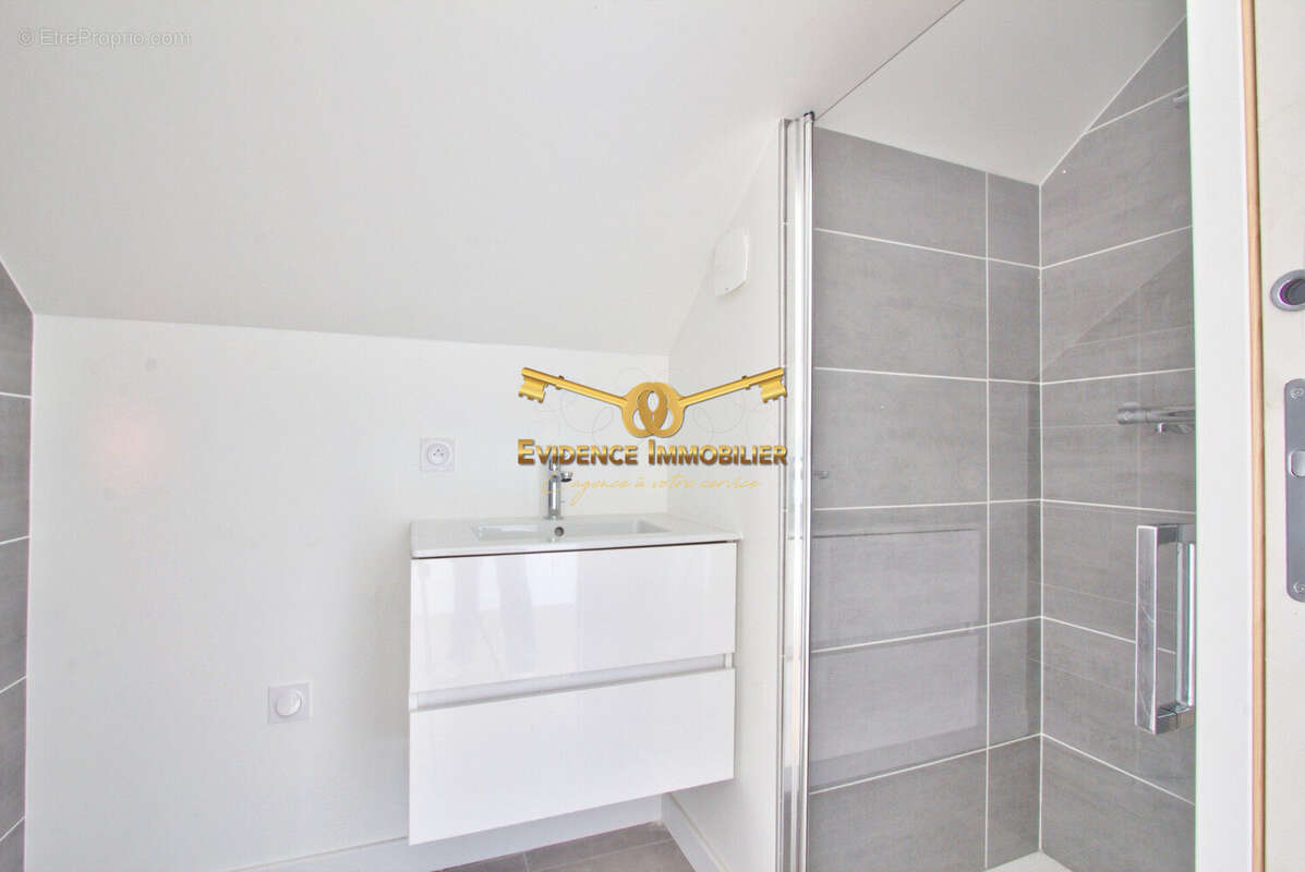 Appartement à GILLY-SUR-ISERE