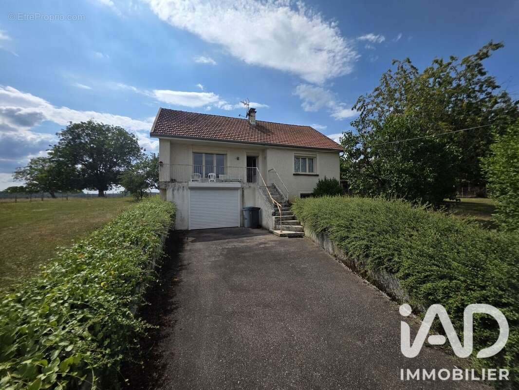 Maison 96 m² à Anchenoncourt-Et-Chazel  - photo 2