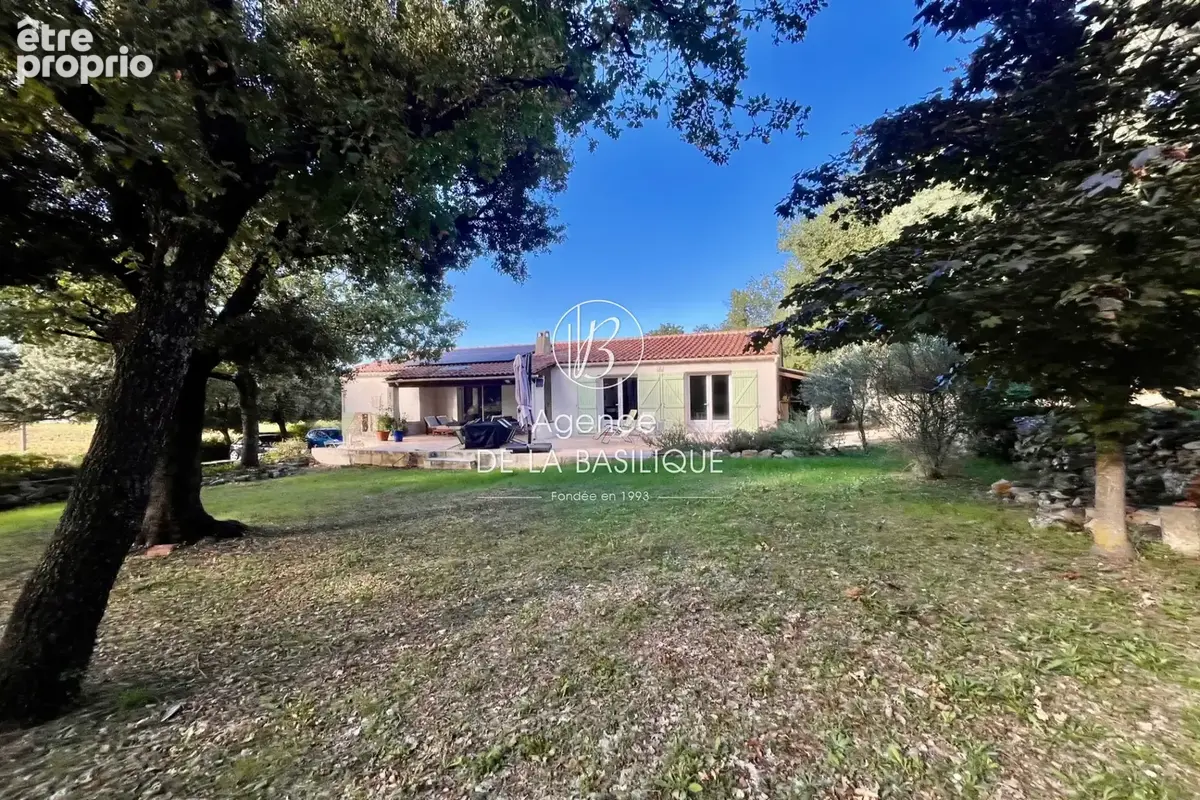 Maison 4 pièces 150 m² à vendre à Saint-Maximin-La-Sainte-Baume (83470) - photo 1