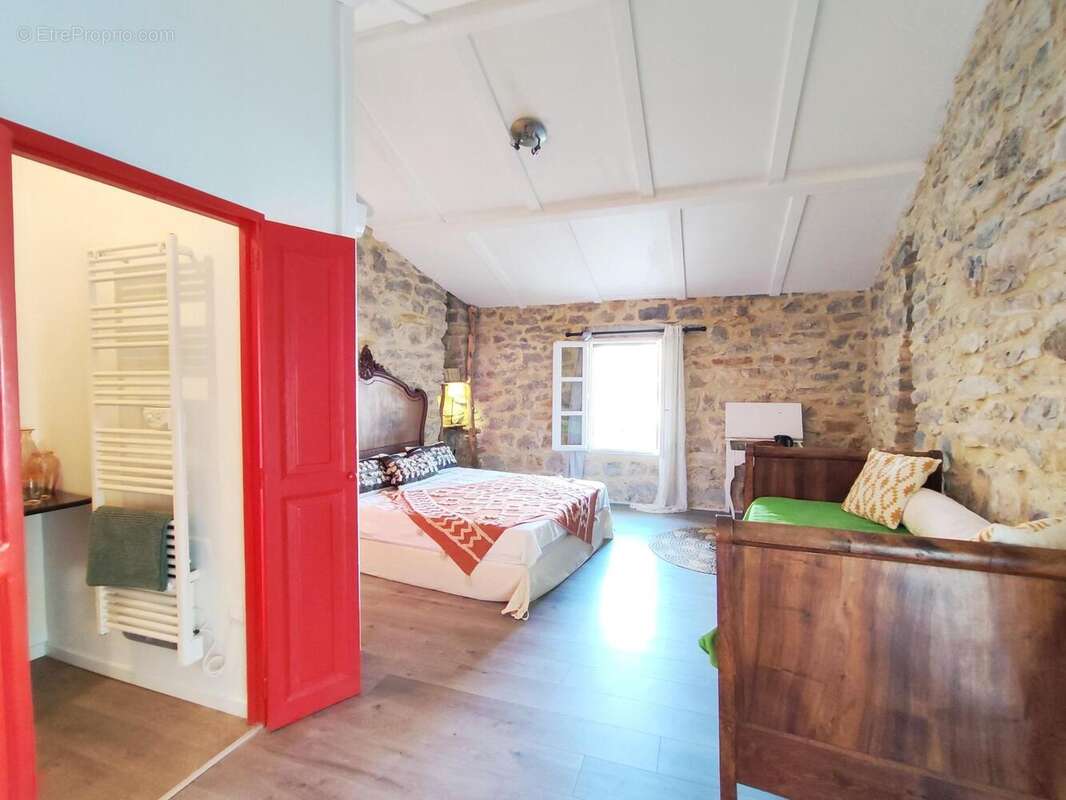 Photo 9 - Commerce à CHANDOLAS