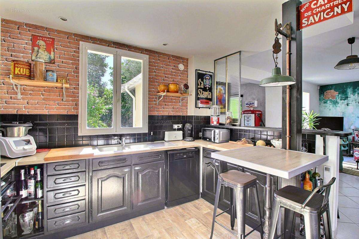 Maison T3 PERISSAC 83M² clé en main avec jardin arboré - photo 6