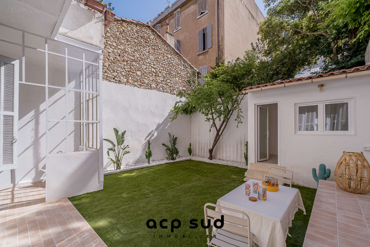 Appartement à MARSEILLE-7E
