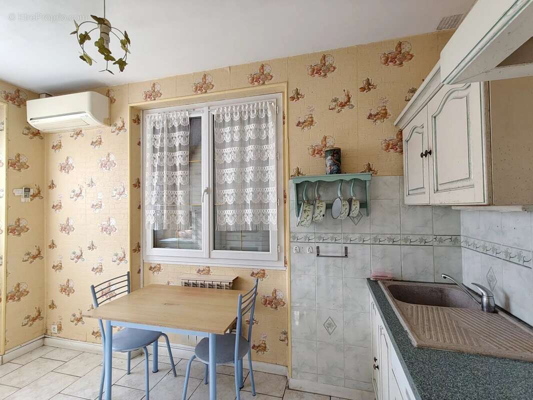 Maison à PIEGUT-PLUVIERS