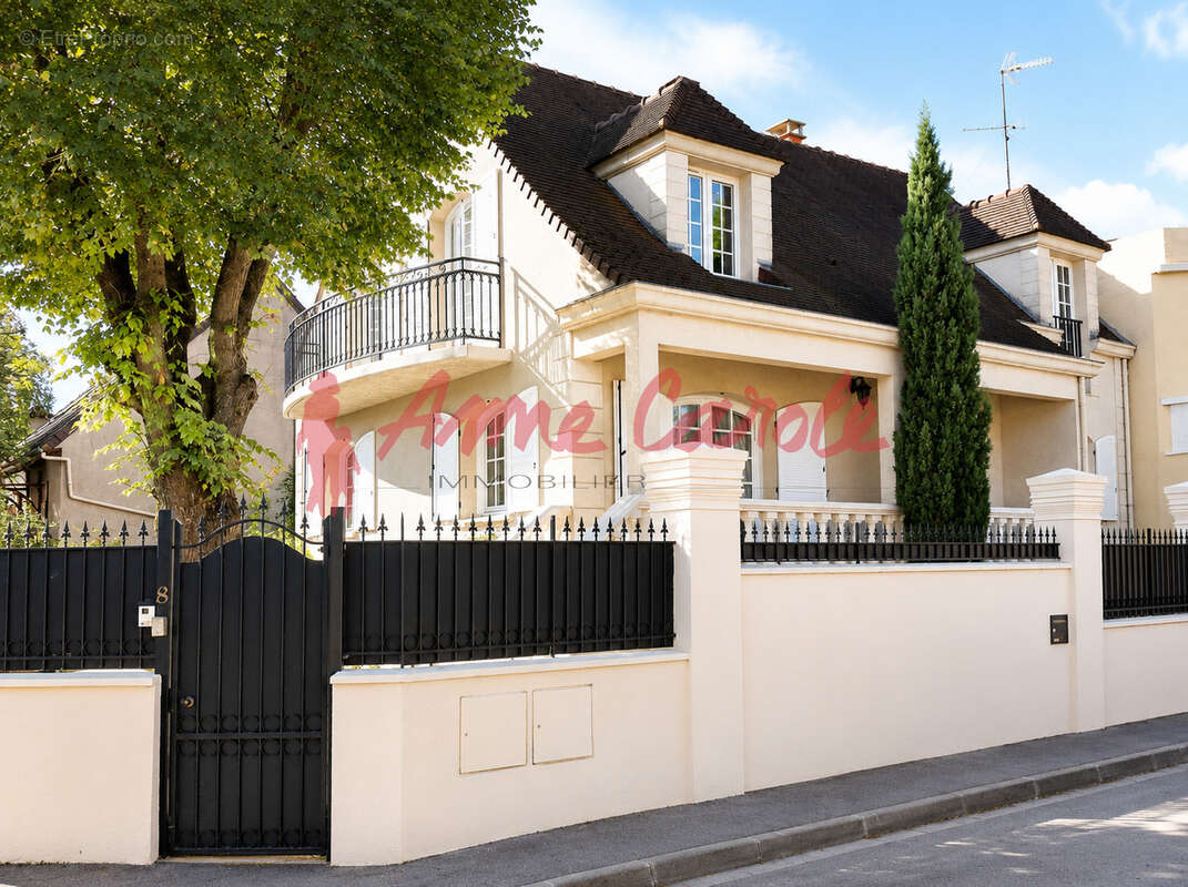 Maison à CHAMPIGNY-SUR-MARNE