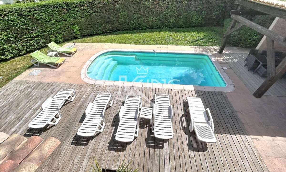 Maison 120 m² à Saint-Raphael  - photo 9