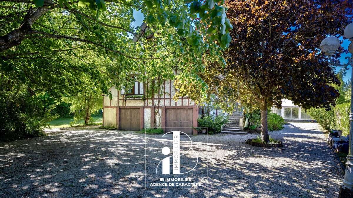 Maison à SAMOIS-SUR-SEINE