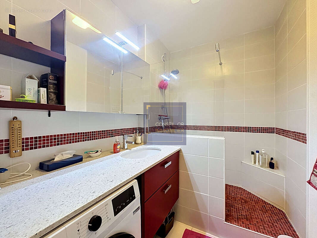 Appartement à SAINT-GENIS-LAVAL