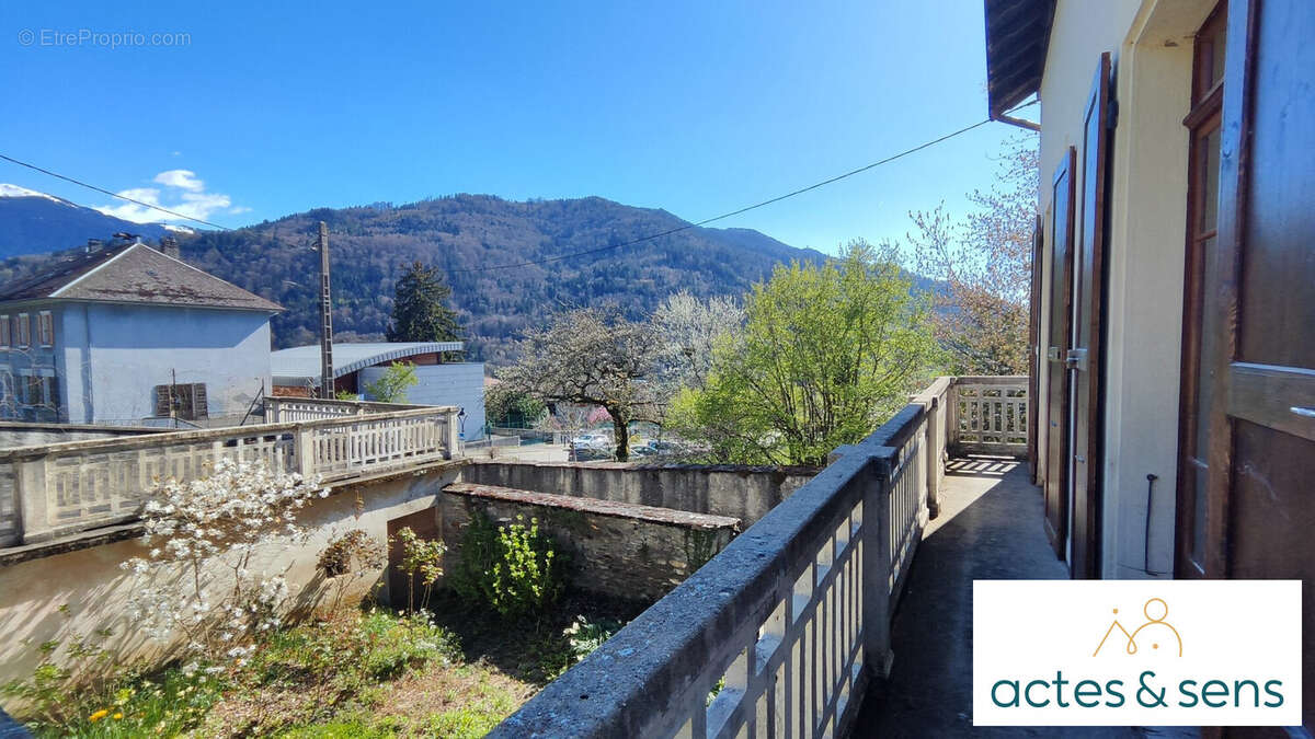 Maison à LA CHAPELLE-BLANCHE