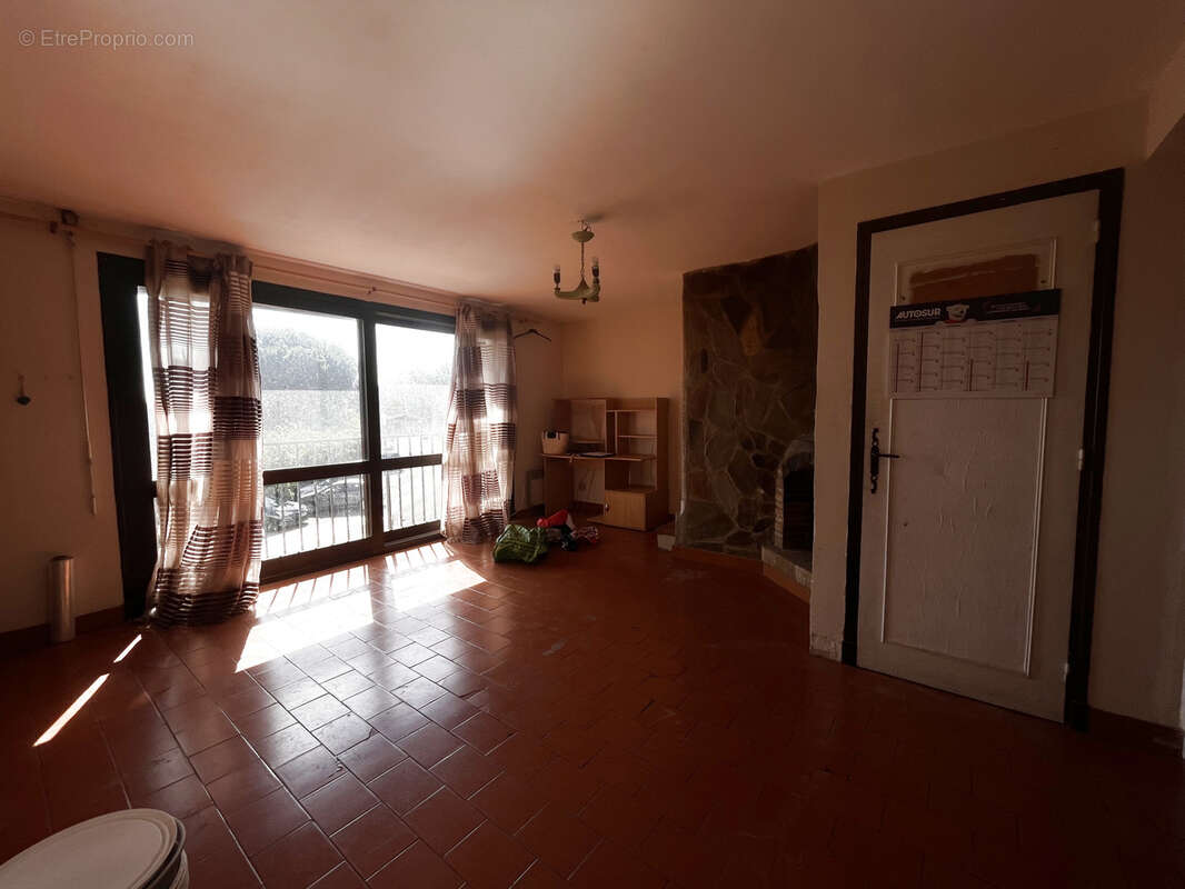 Maison 110 m² à Montbolo  - photo 3