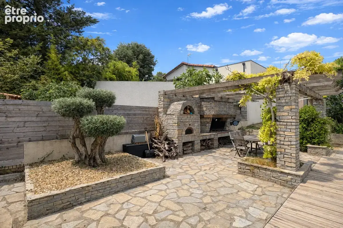 Villa t7 280m2 - terrain 1800m2 - piscine - sous sol - garage - photo 3