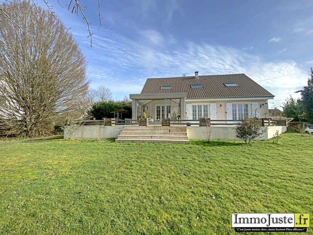Maison à LES ESSARTS-LE-ROI
