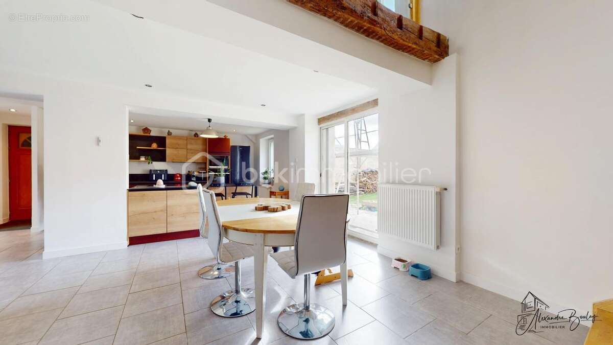 Maison à BAZOCHES-LES-GALLERANDES