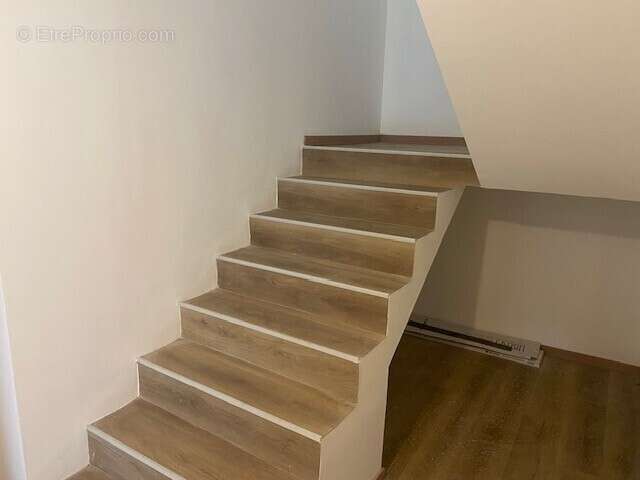 Maison à COURMANGOUX