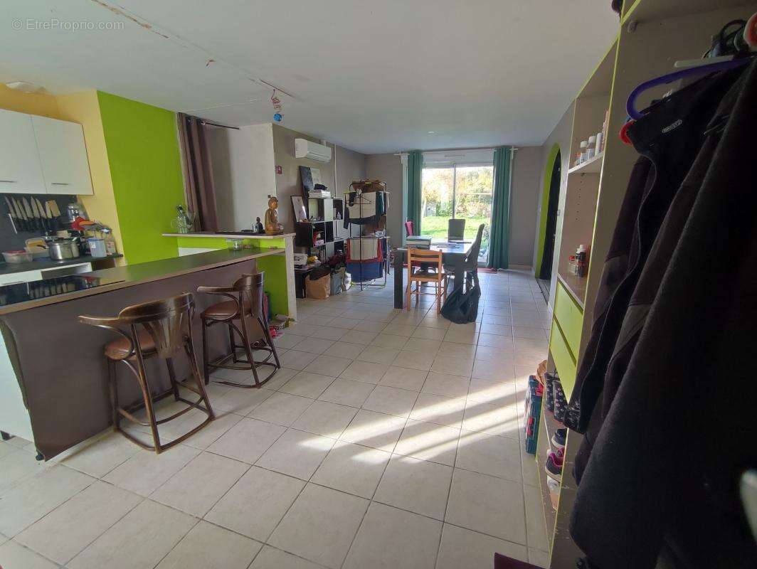 Maison à LES NOUILLERS