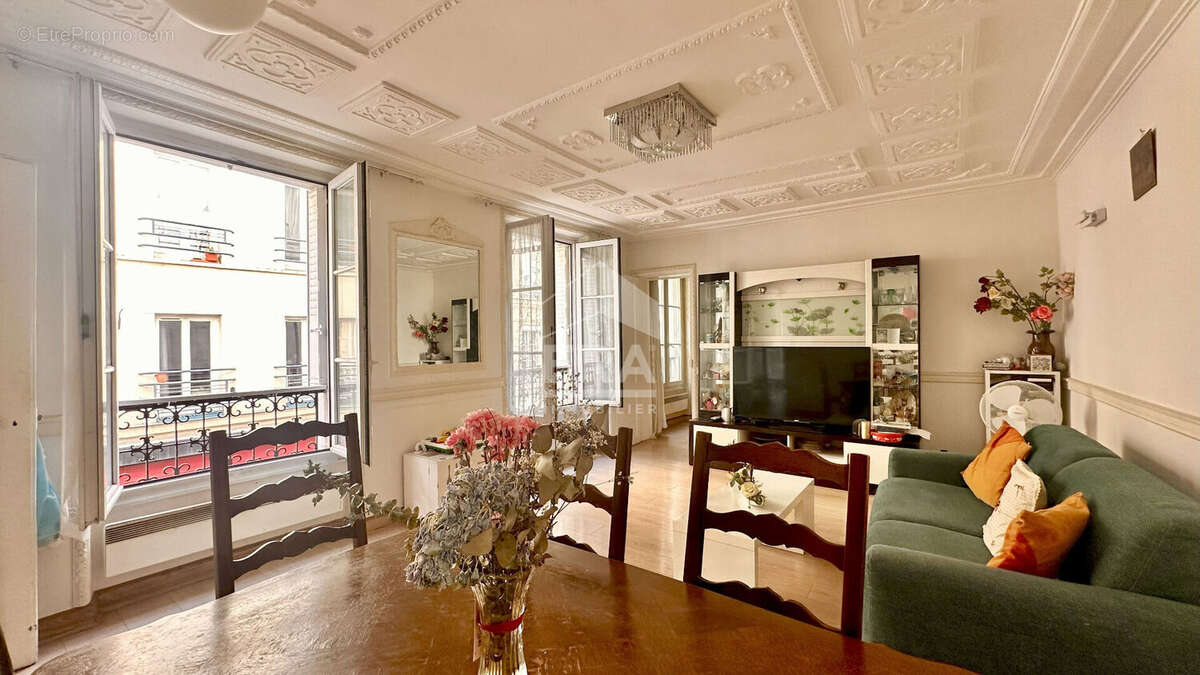 Appartement à PARIS-10E