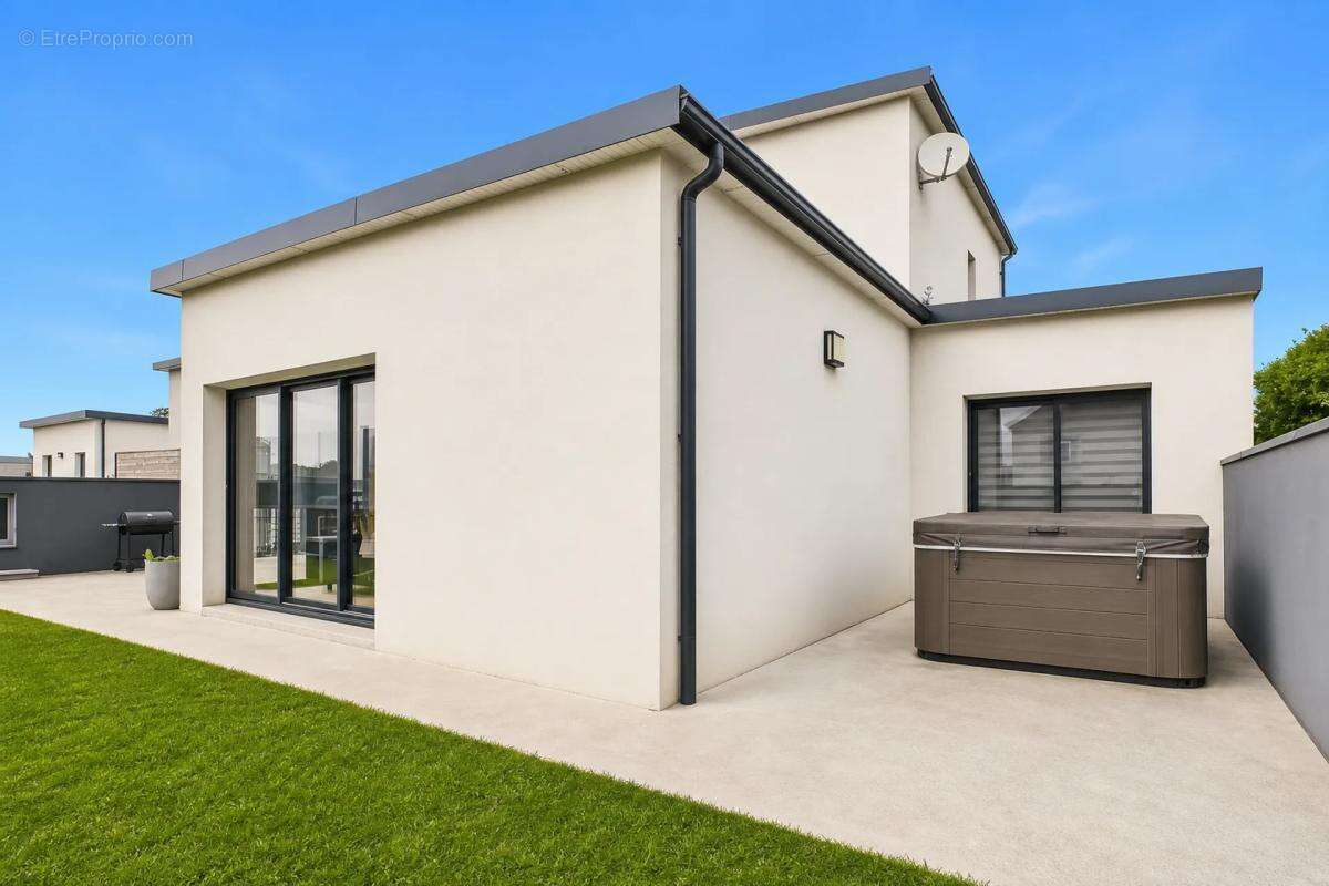 Maison à SIBIRIL