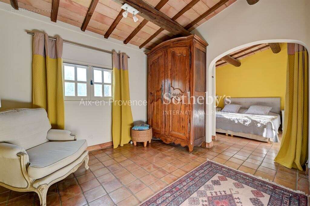 Maison familiale de 200 m² sur 6 256 m² de terrain - à proximité d'Aix-en-Provence - photo 13