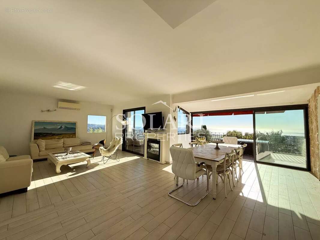 Maison à MANDELIEU-LA-NAPOULE