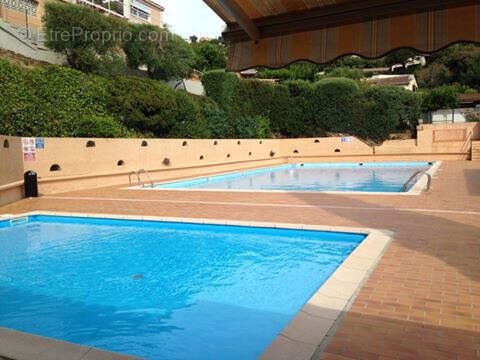 Terrain à BORMES-LES-MIMOSAS