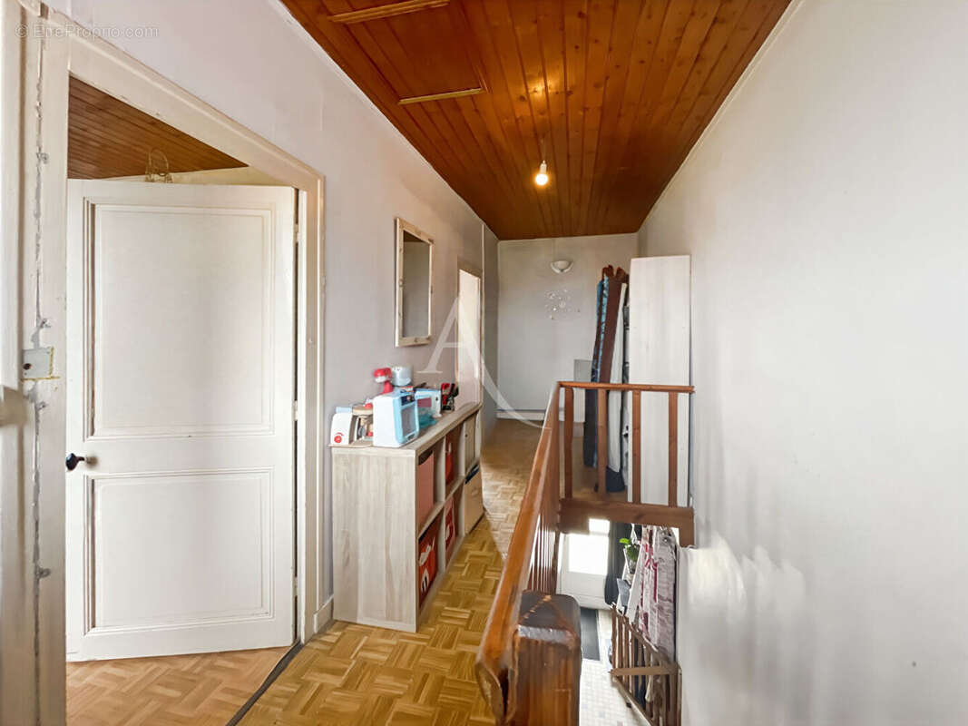 Maison à CHAMPAGNE-LES-MARAIS