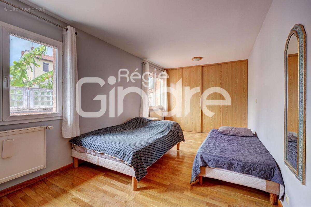 Maison à VILLEURBANNE