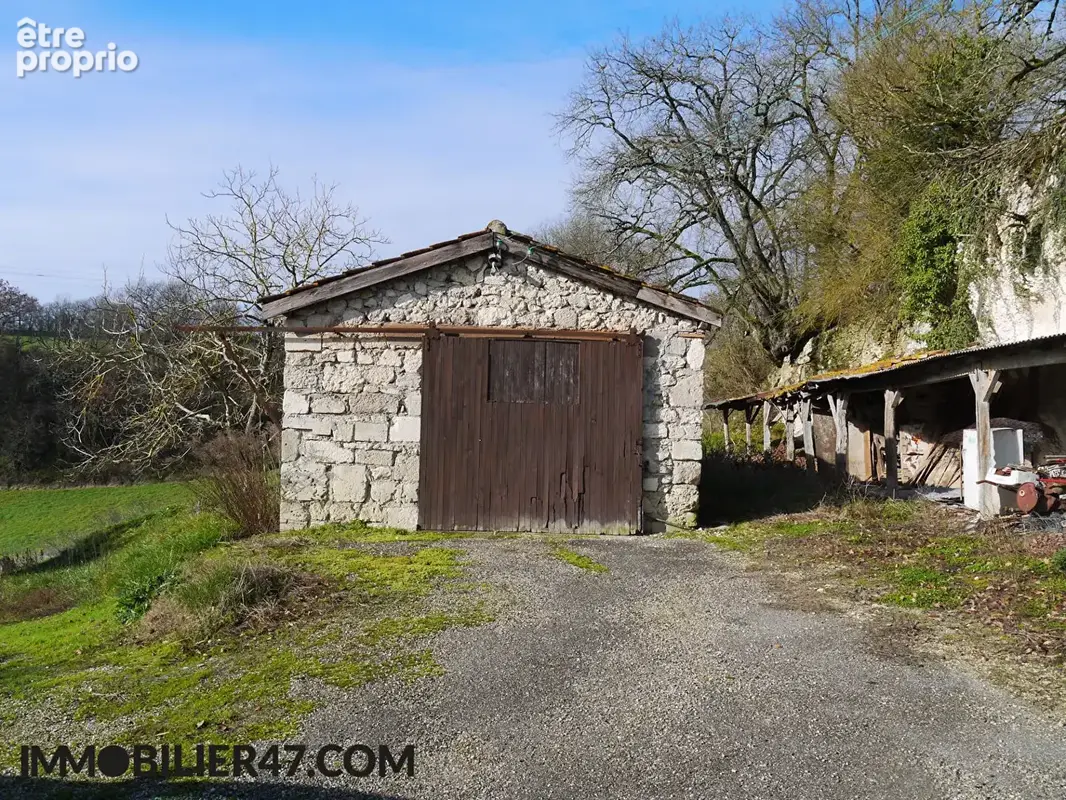 Maison de campagne en pierre a restaurer - photo 12