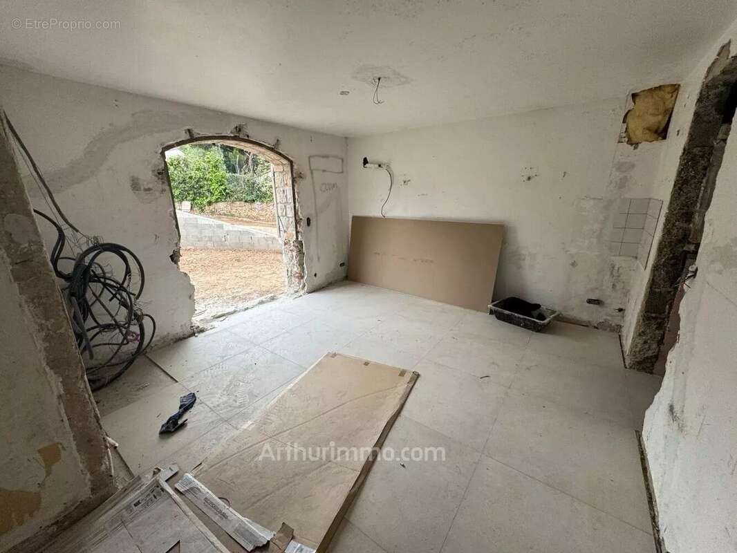 Appartement à MOUANS-SARTOUX